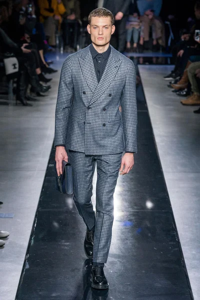 Look 61